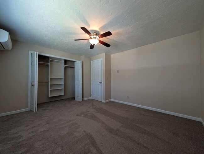 Building Photo - Nice 2 bed/1.5 bath condo in West Eugene
