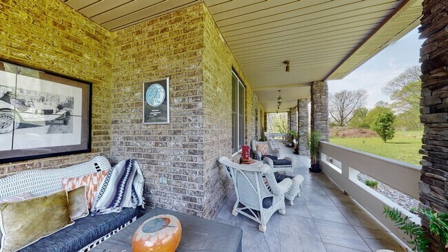 Building Photo - 8745 Old Charlotte Pike