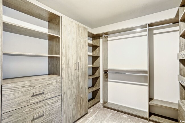 Building Photo - Stunning 4bed/2.5bath Home with High-End Upgrades in Snohomish WA!