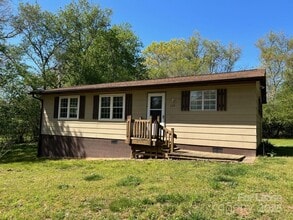 Building Photo - 120 Amber Ln