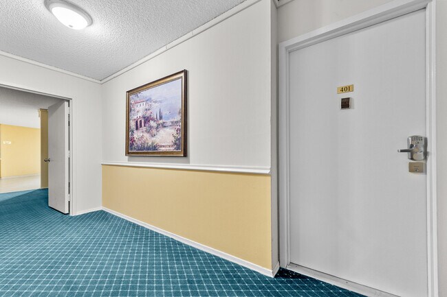 Building Photo - 1200 Hibiscus Ave