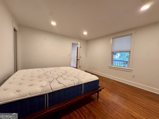 Building Photo - 687 Brownwood Ave SE