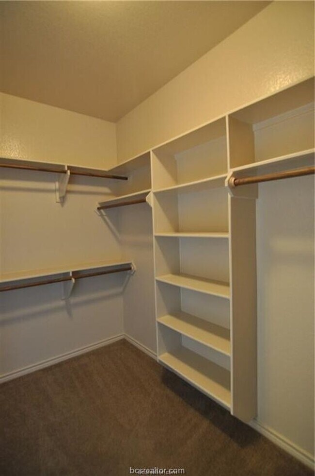 Building Photo - August 2026 Pre-Lease!! Spacious 4 Bed, 3 Bath with Covered Patio!