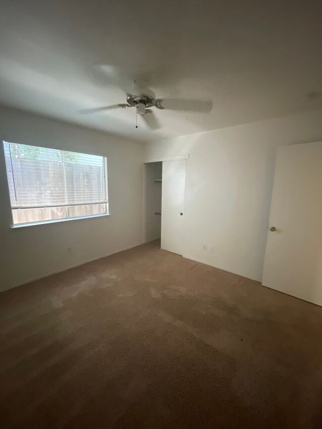 Building Photo - 6822 Paseo Del Sol Way