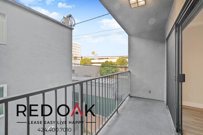 Building Photo - 121 N Hamilton Dr