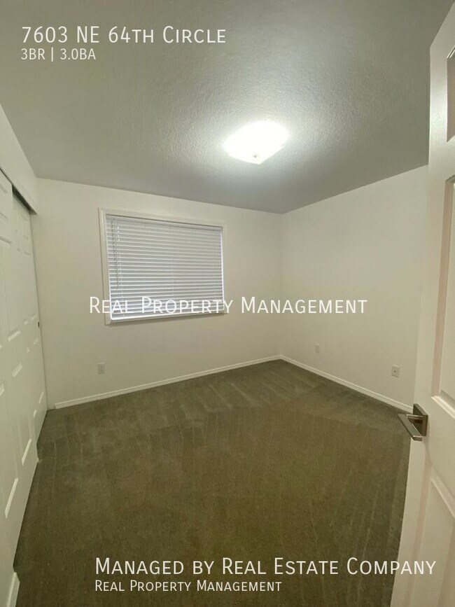 Building Photo - 7603 NE 64th Cir