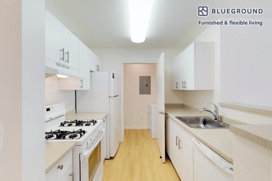 Building Photo - 313 Avalon Cir