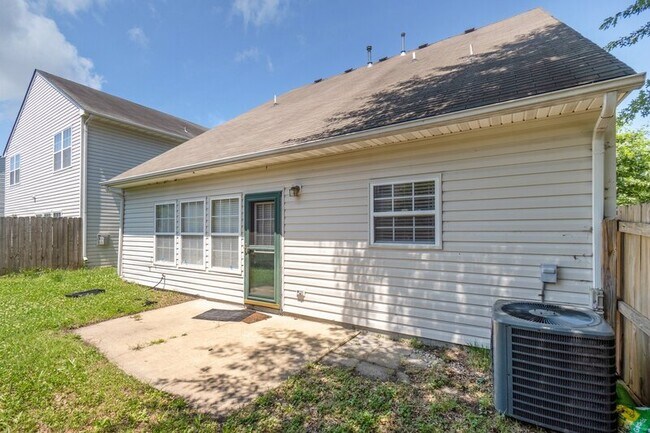Building Photo - 3701 Bay Crescent