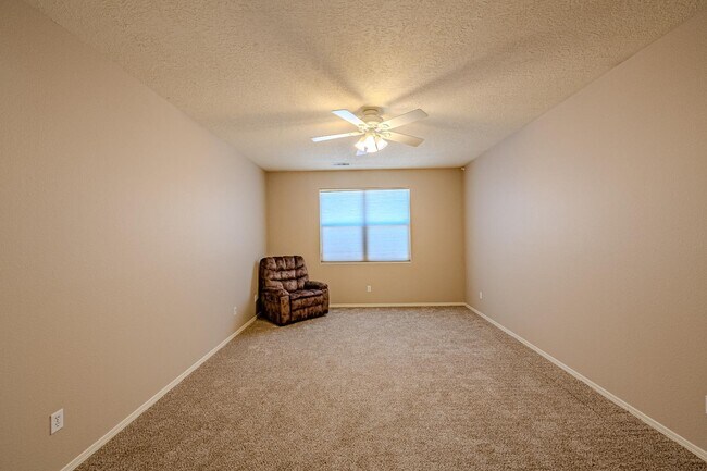 Building Photo - 1124 Calle Corvo NE