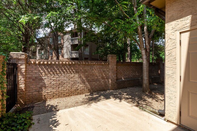 Building Photo - 8819 Provence Village Ln