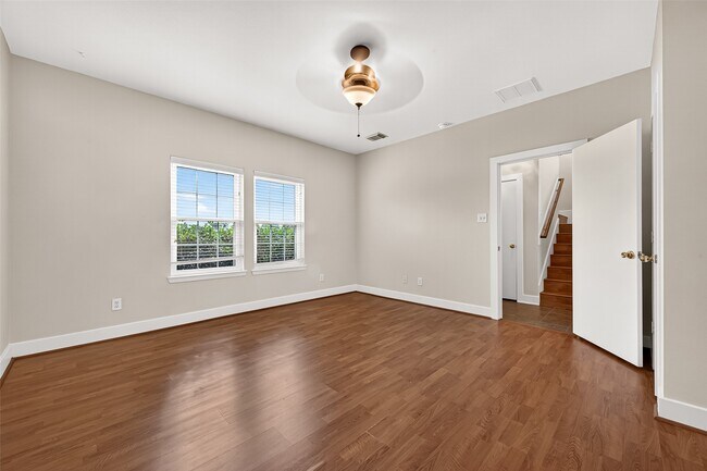 Building Photo - 6247 Settlers Lake Cir E