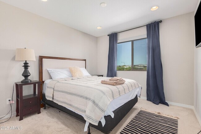 Building Photo - 5654 N 88th Ln