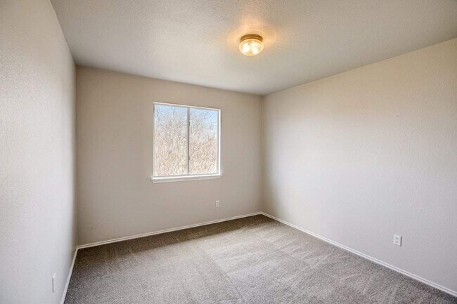 Building Photo - 1238 Acanthus St