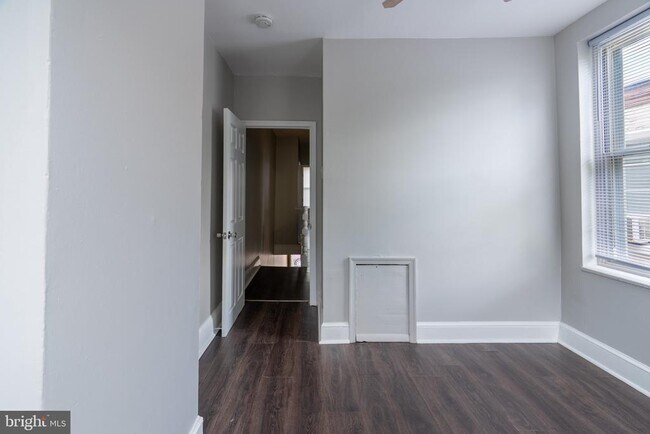 Building Photo - 3617 N Sydenham St