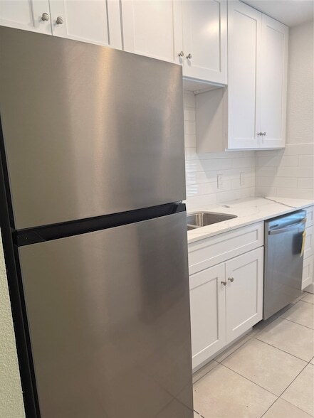 Building Photo - 6525 Renwick Dr