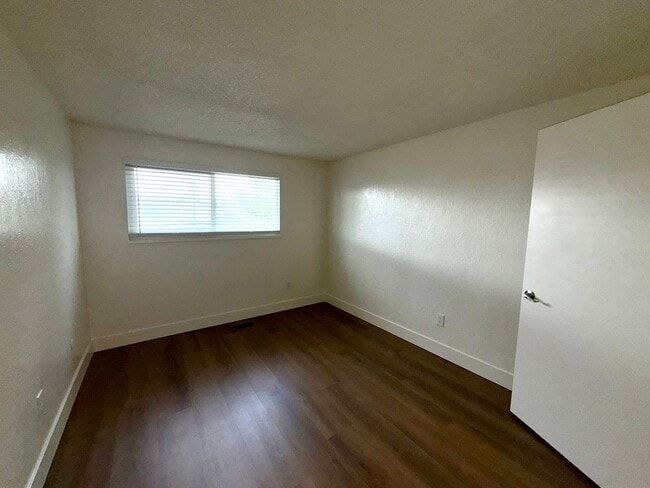 Building Photo - 1643 York Wy