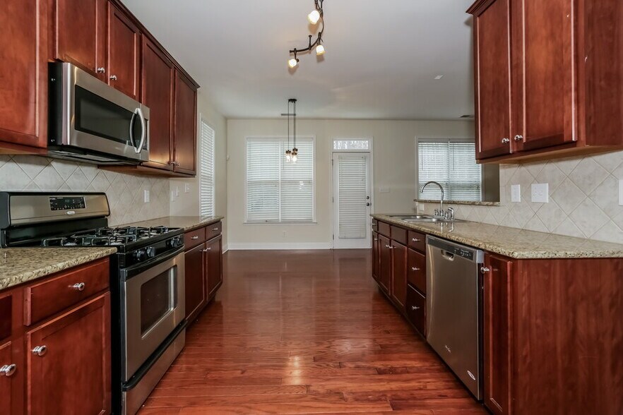 Building Photo - 10430 Carver Falls Rd