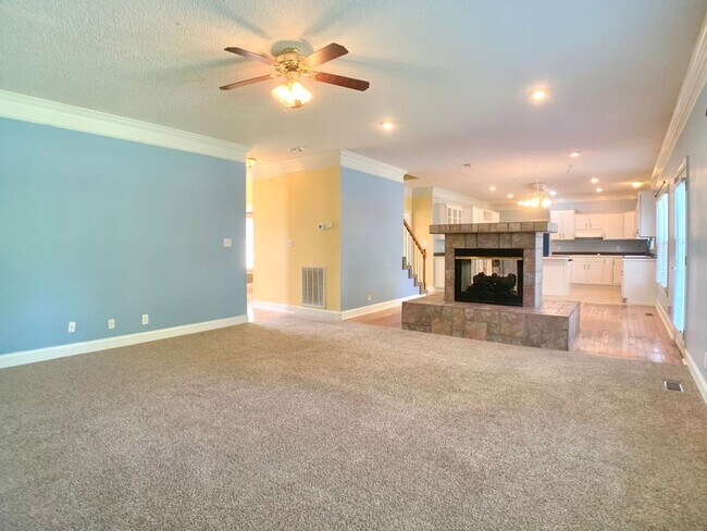 Building Photo - 141 Lyme Dr