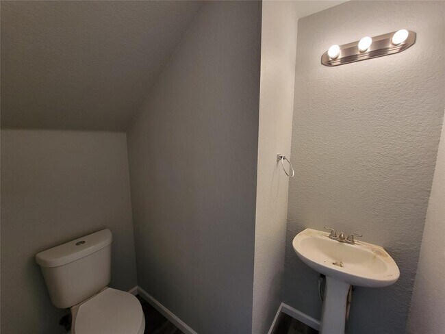 Building Photo - 111 Cermeno Cove