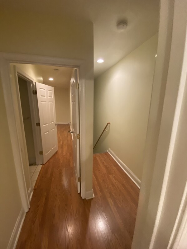 Building Photo - 1600 Light St