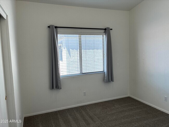 Building Photo - 1750 W Union Hills Dr