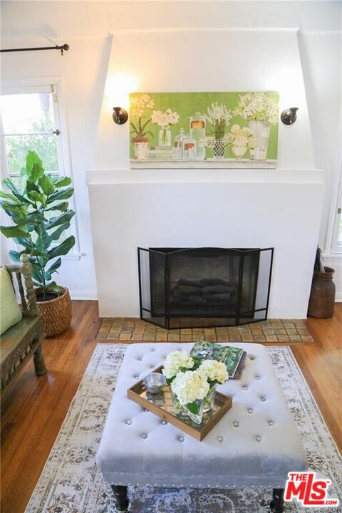 Building Photo - 601 Sweetzer Ave