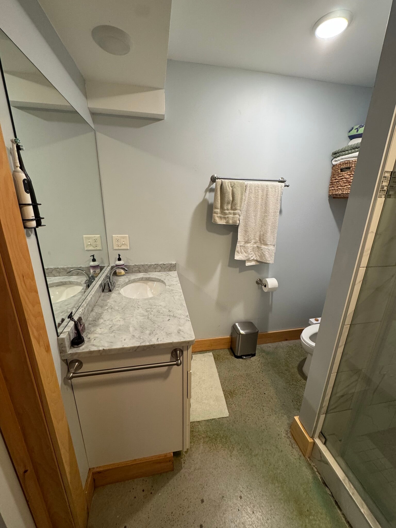 Building Photo - 361 S Winooski Ave