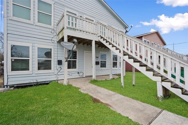 Building Photo - 3541 Mt Pleasant St