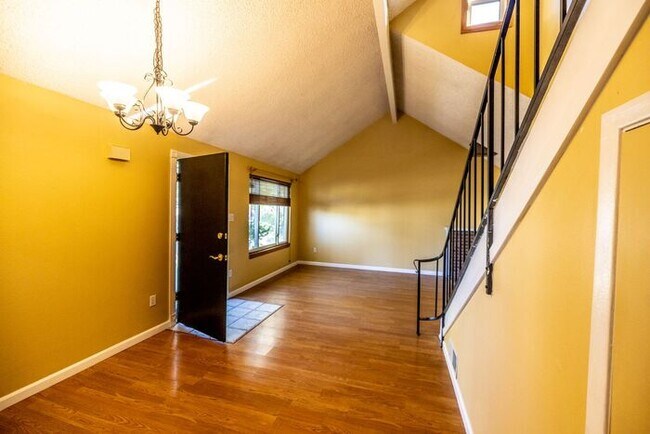 Building Photo - Cute 2 Bedroom East Sparks Townhouse