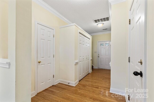 Building Photo - 3834 Thomas Ridge Dr