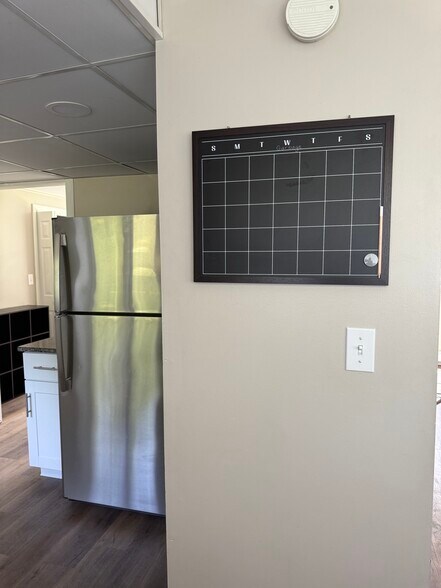 Building Photo - 200 Maple Rd