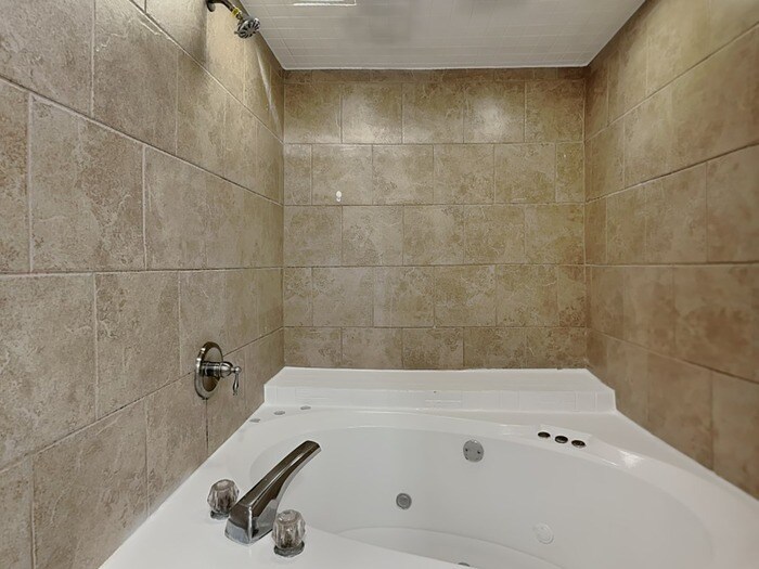 Building Photo - 2515 Wanda Dr