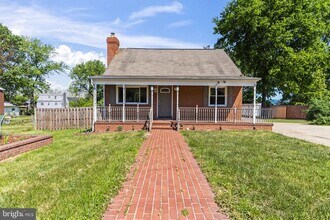 Building Photo - 7596 Amherst Dr