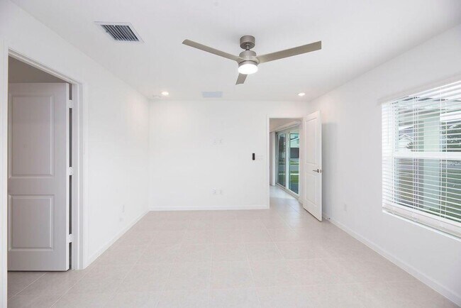 Building Photo - 11146 NW Fernbrook Dr