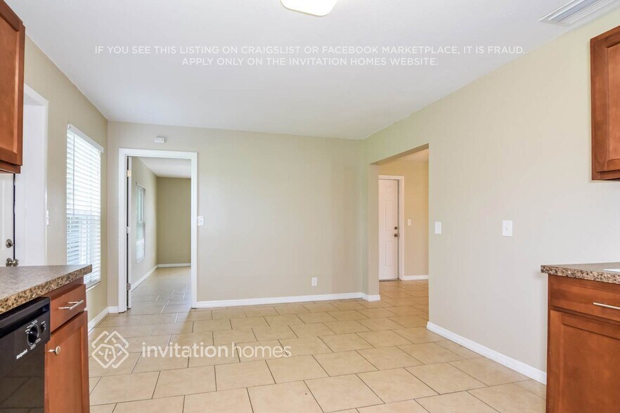 Building Photo - 513 20th Ave W