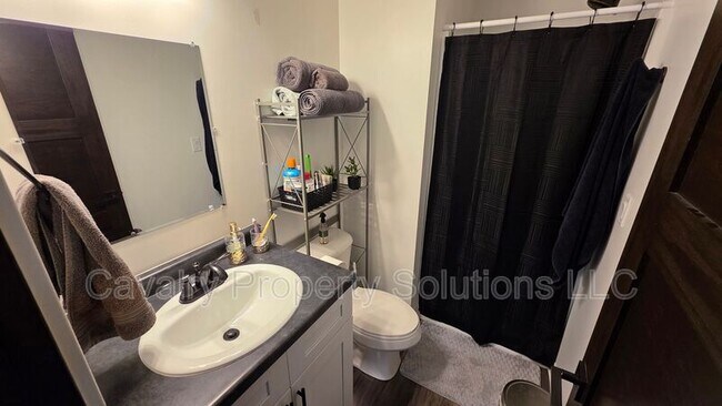 Building Photo - 4213-4213 Trinity Rd