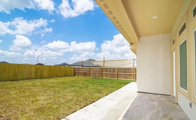 Building Photo - 5439 Barbwire Ln