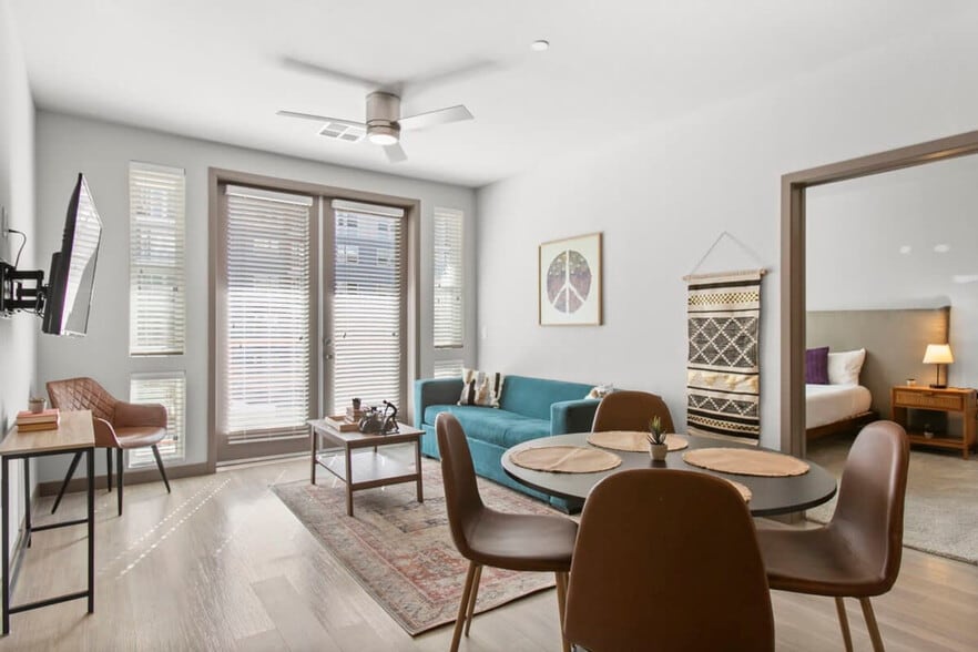 Building Photo - 400 N 2nd Ave