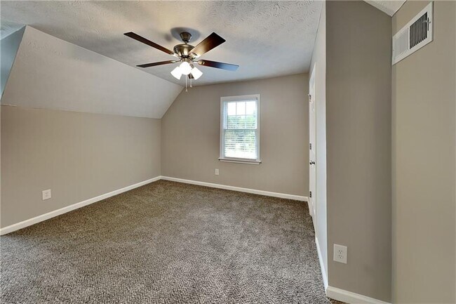 Building Photo - 210 Austin Dr