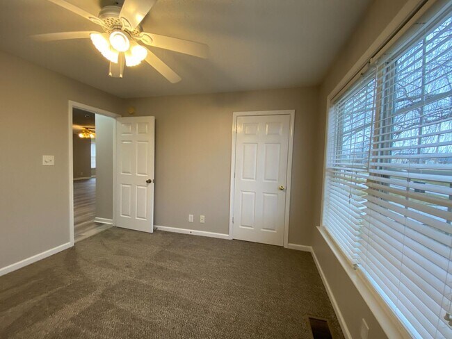 Building Photo - 3 Bed 2 Bath Amazing Home!