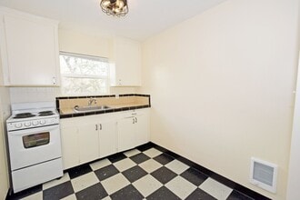 Building Photo - 11240 SW Barbur Blvd