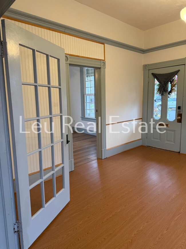 Building Photo - 400 El Dorado Ave