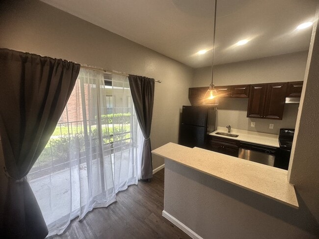 Building Photo - 8800 Westplace Dr
