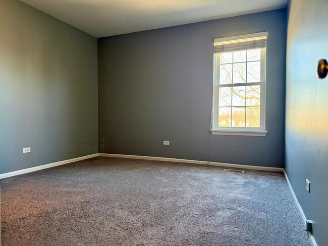 Building Photo - 295 Chrisman Dr