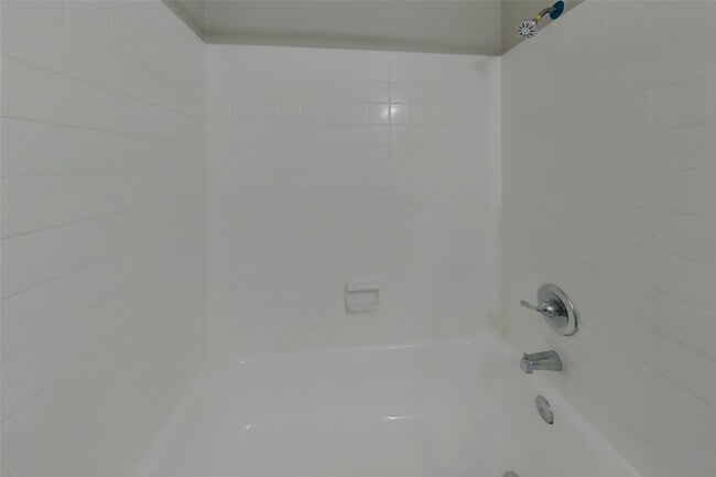Building Photo - 7811 Bluff Trail Dr