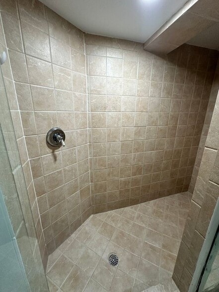 Building Photo - 3143 Clint Moore Rd