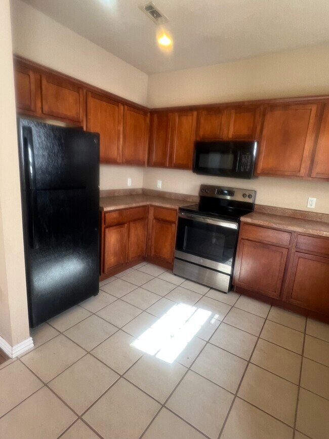 Building Photo - 3201 SW Deerfield Blvd