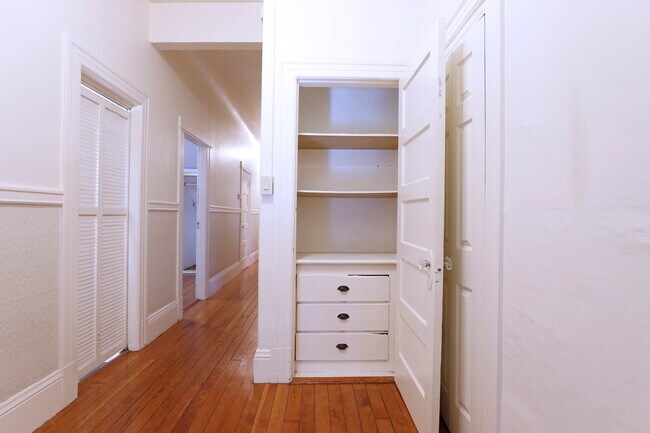 Building Photo - 84a Sanchez St