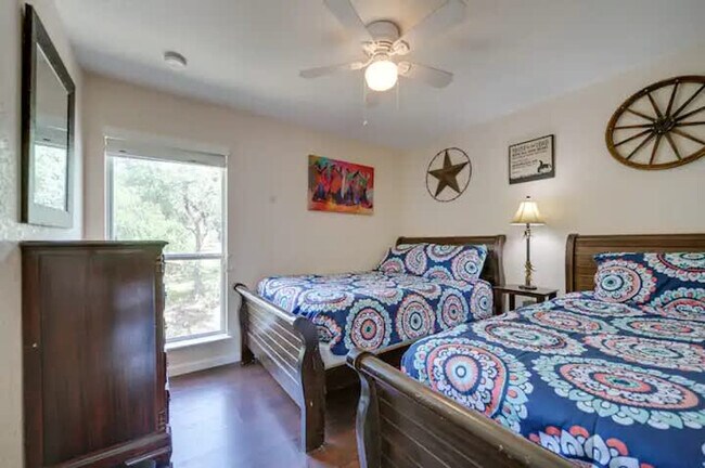 Building Photo - 1288 Canyon Springs Dr