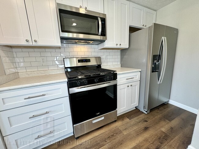 Building Photo - 2356 Sweet Creek Ct